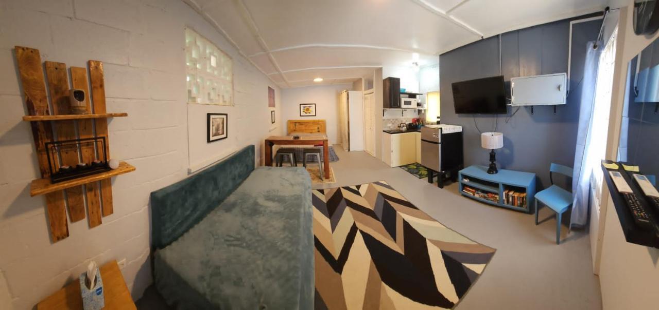 Gloria'S Mini Hideaway Apartment Christ Church Ngoại thất bức ảnh