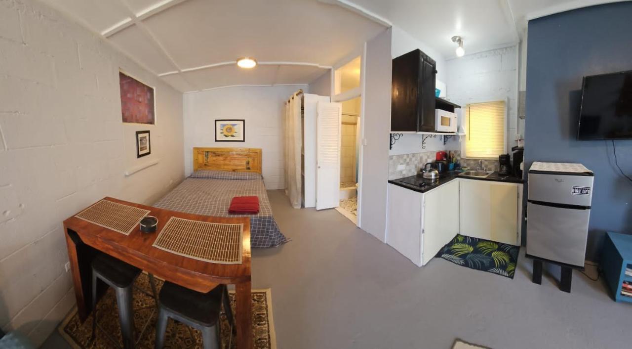 Gloria'S Mini Hideaway Apartment Christ Church Ngoại thất bức ảnh